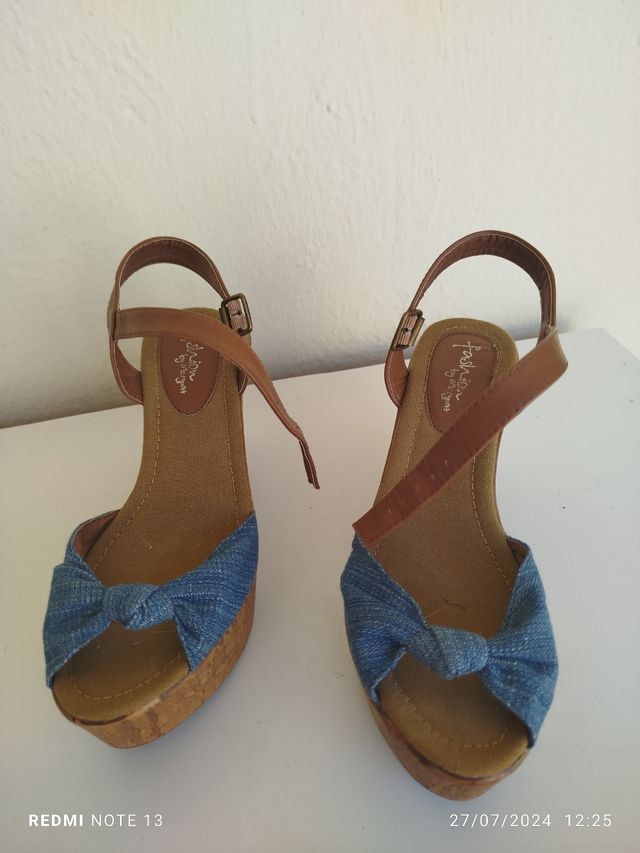 Sandalias cuña vaqueras