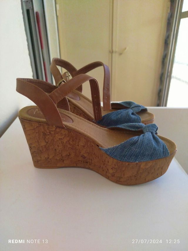 Sandalias cuña vaqueras