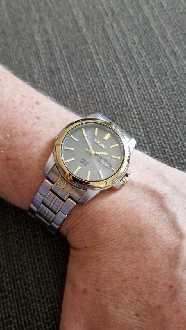 Reloj Seiko V158 0AD0 Solar 100m hombre
