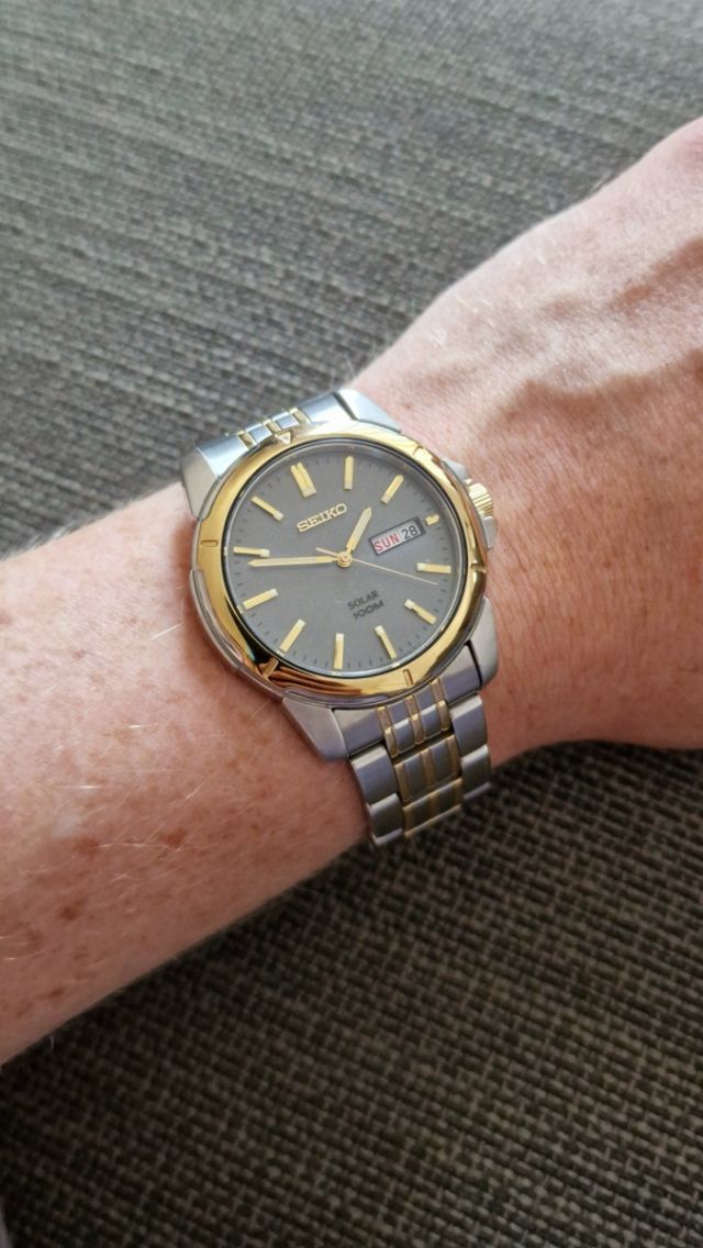 Reloj Seiko V158 0AD0 Solar 100m hombre