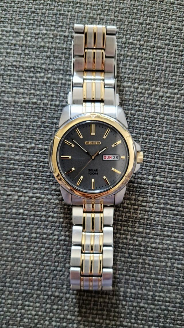 Reloj Seiko V158 0AD0 Solar 100m hombre