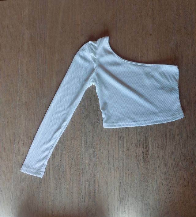 Top de hombro descubierto