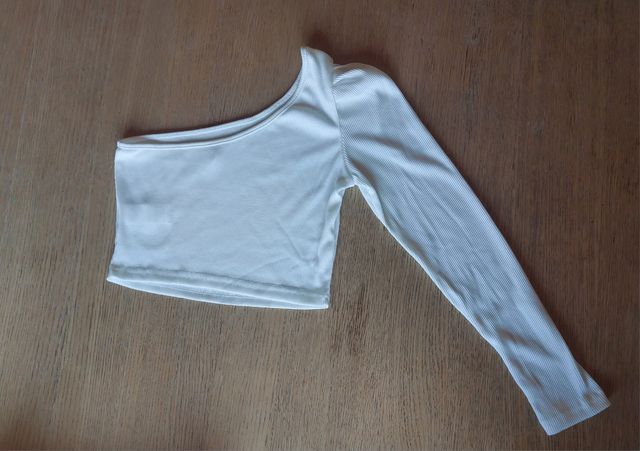 Top de hombro descubierto