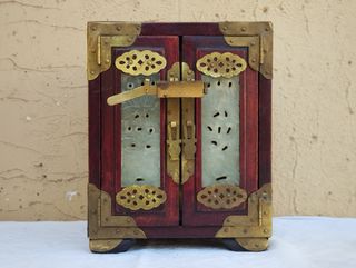 Scrigno portagioielli cinese legno e giada 