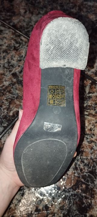 Botines rojos con tacón alto