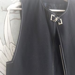 Vestido y chaleco edición Limitada Zara