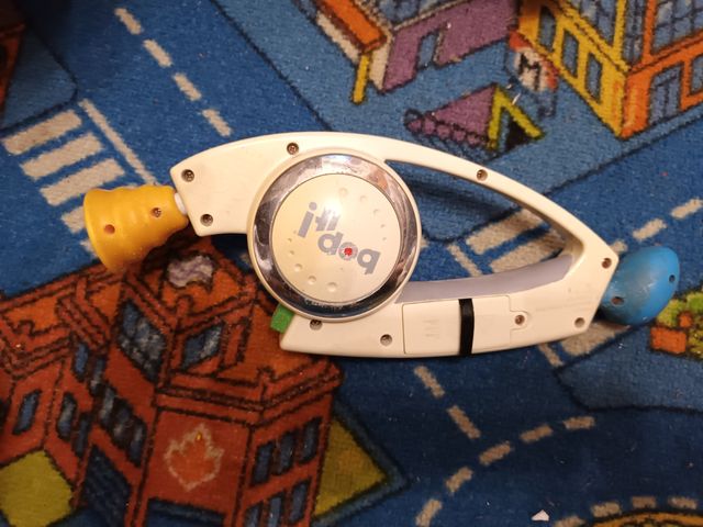 Juego interactivo que te hace mover,bailar y hacer