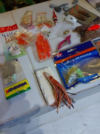 Accesorios de pesca nuevos y seminuevos