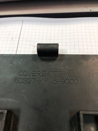 Tapa bateria kymco 50327-kfa5-9000