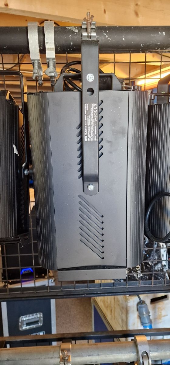 4 foco pc 2000w con lampara