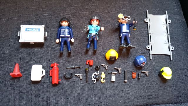 Playmobil policías (3)y accesorios
