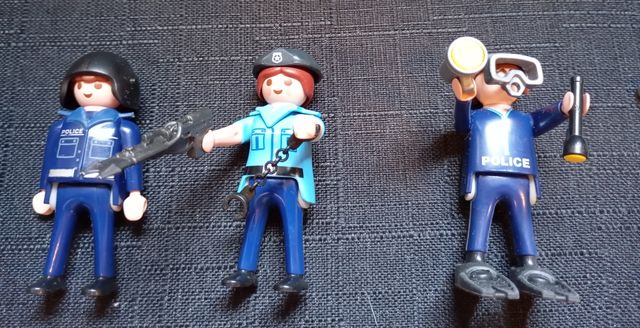 Playmobil policías (3)y accesorios