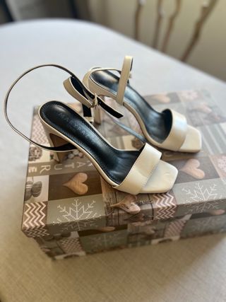 Sandalias de tacon blancas