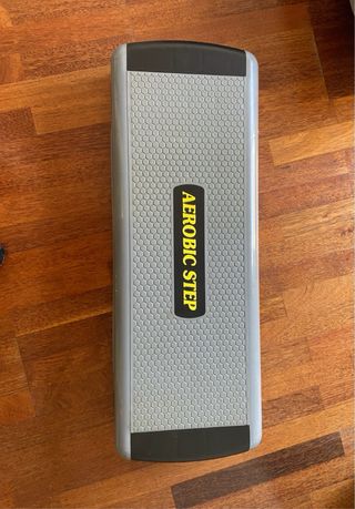 Step profesional tecnogym salva espacio