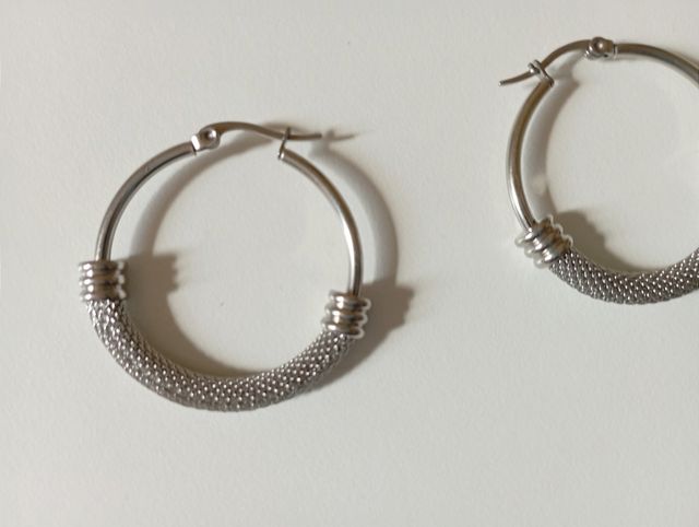 Zara orecchini cerchi medi acciaio inox 3,5 cm.