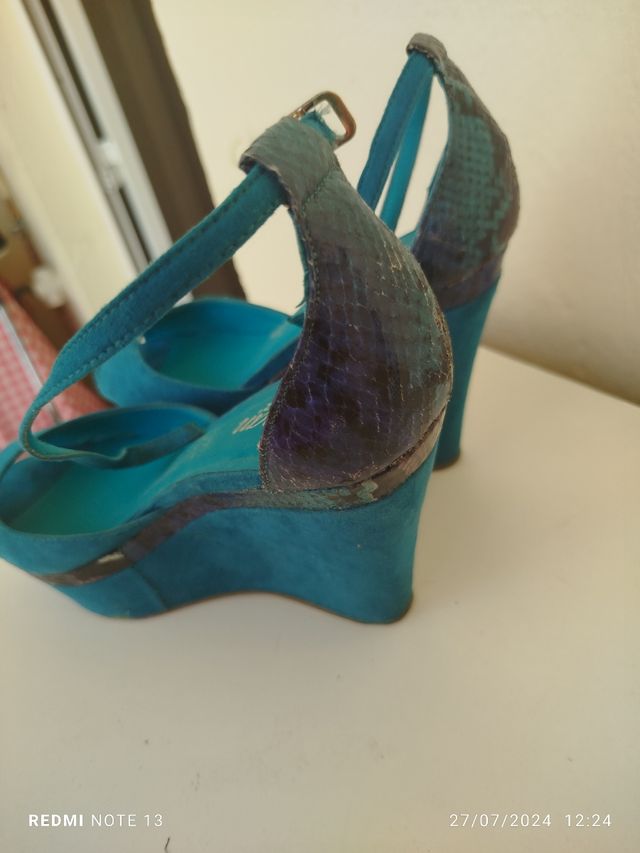 Sandalias de cuña verde agua