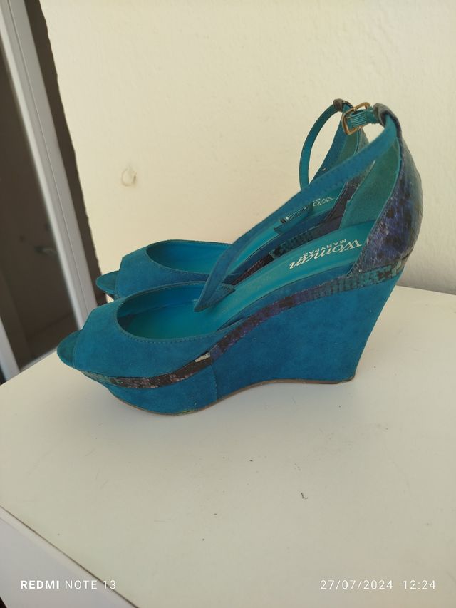 Sandalias de cuña verde agua