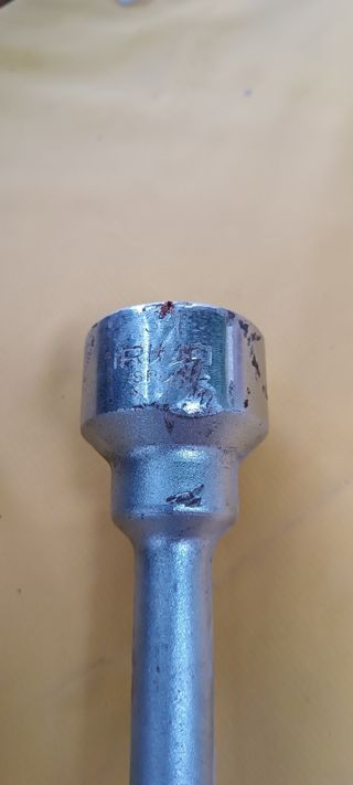 Llave cruz camion 24,27,32,38