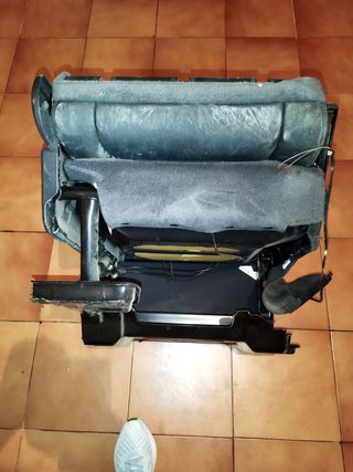 Asientos de piel abatibles