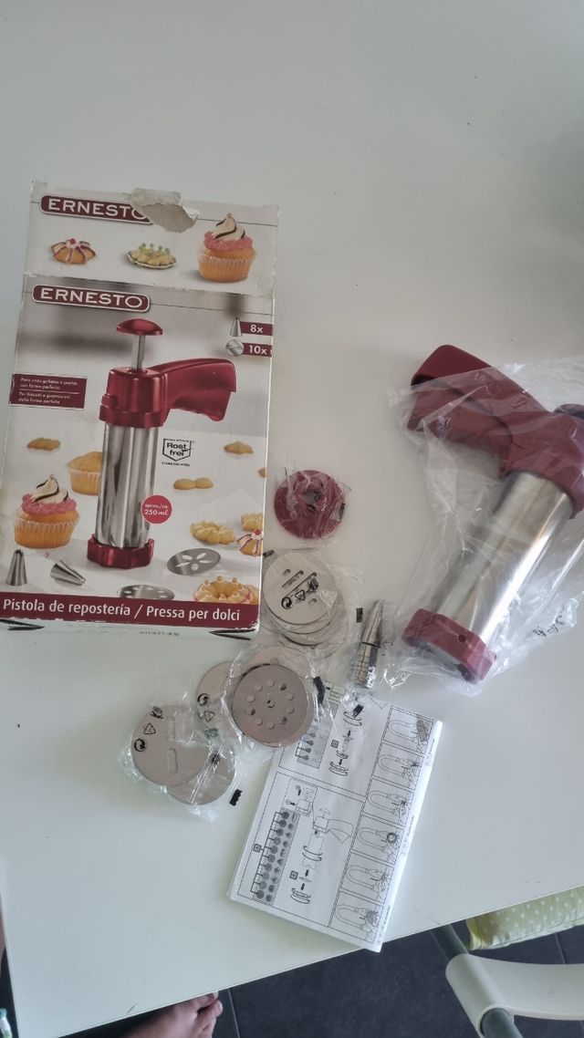 Lança biscoitos com cortadores diferente