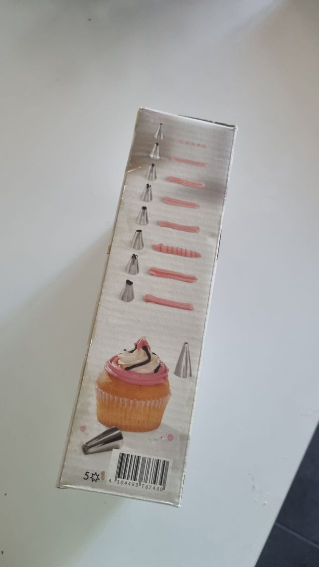 Lança biscoitos com cortadores diferente