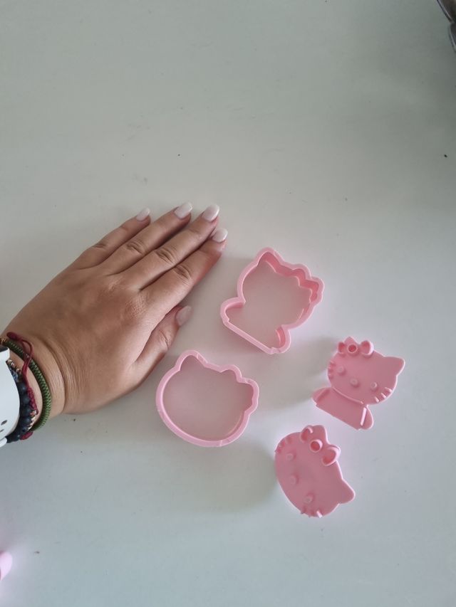 Kit cortador e carimbo hello kitty