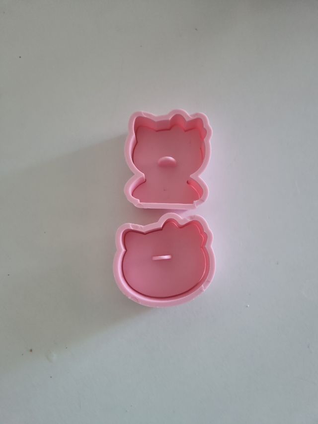 Kit cortador e carimbo hello kitty