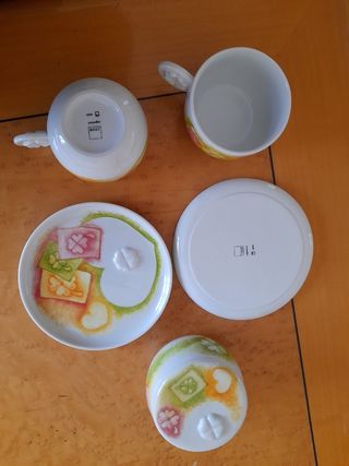 Tazze e zuccheriera 