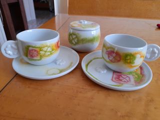 Tazze e zuccheriera 