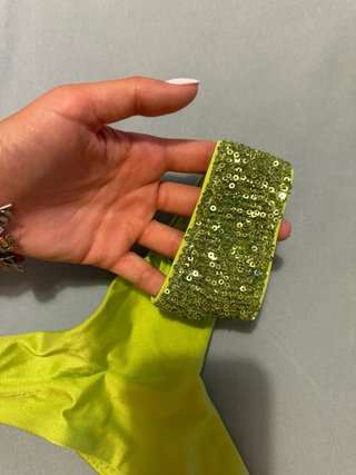 Costume paillettes verde accesso