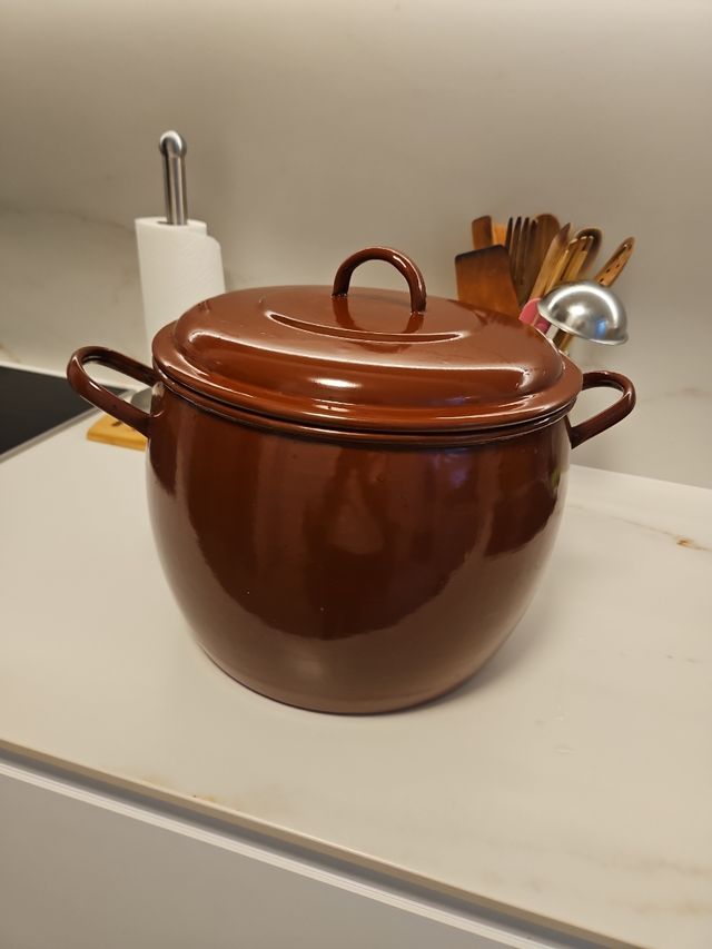 Olla de porcelana antigua