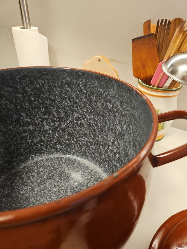 Olla de porcelana antigua