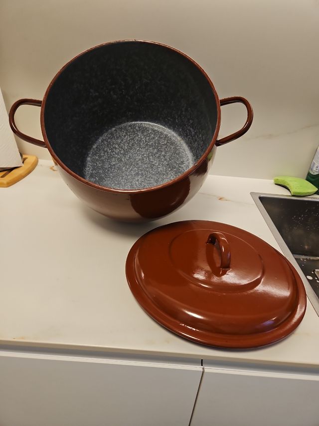 Olla de porcelana antigua