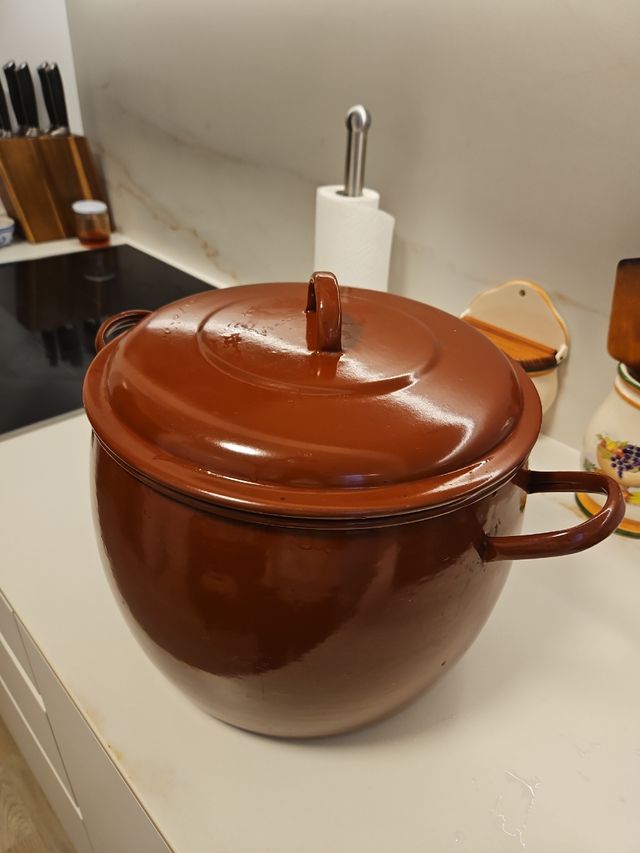 Olla de porcelana antigua