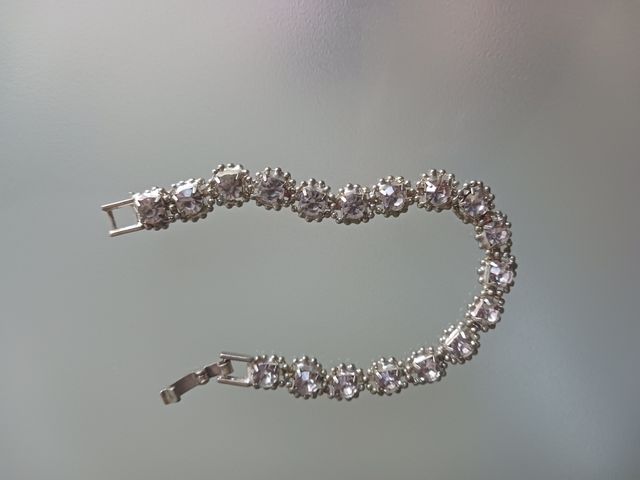 Braccialetto con pietre e brillantini