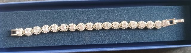 Braccialetto con pietre e brillantini