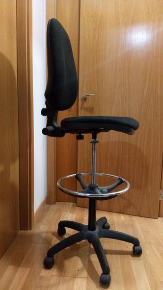 Silla de oficina ajustable