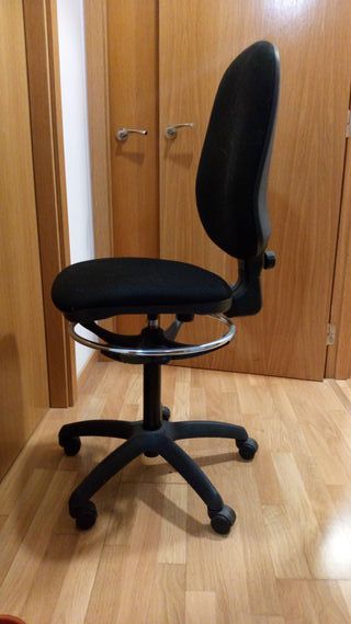 Silla de oficina ajustable