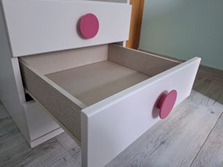 Cajonera muy espaciosa 89 alto x 54 cm fondo