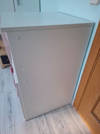 Cajonera muy espaciosa 89 alto x 54 cm fondo