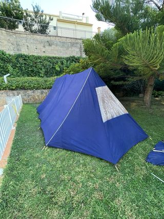 Tienda de campaña con avance y 2 colchonetas
