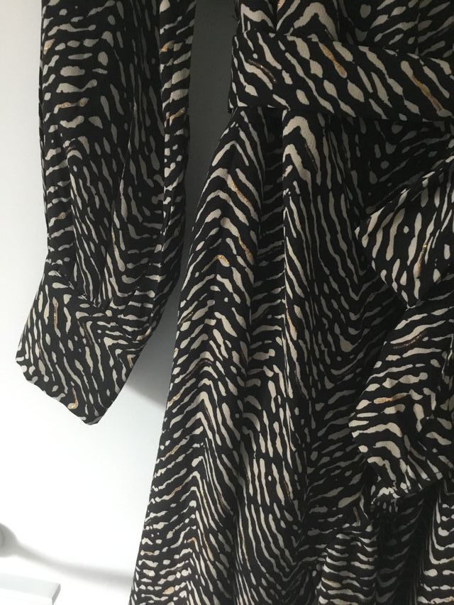 Vestido cruzado animal print