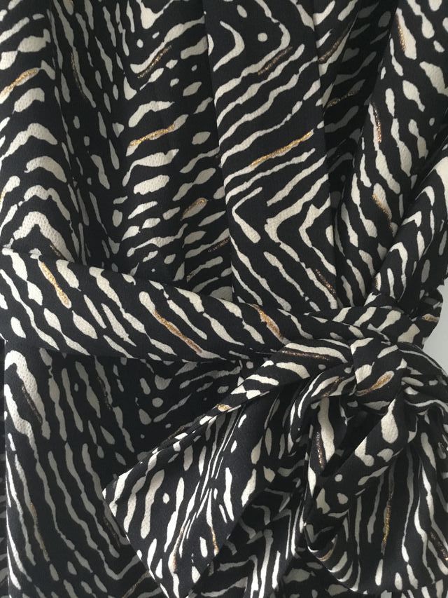 Vestido cruzado animal print