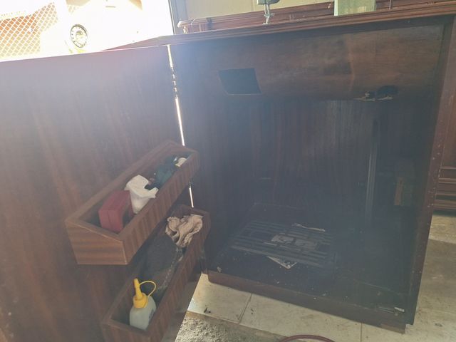 Maquina de coser con mueble