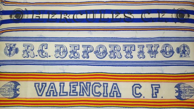 Lote de 3 bufandas serigrafiadas