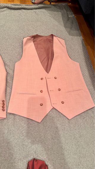 Traje Novio Rosa