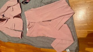 Traje Novio Rosa