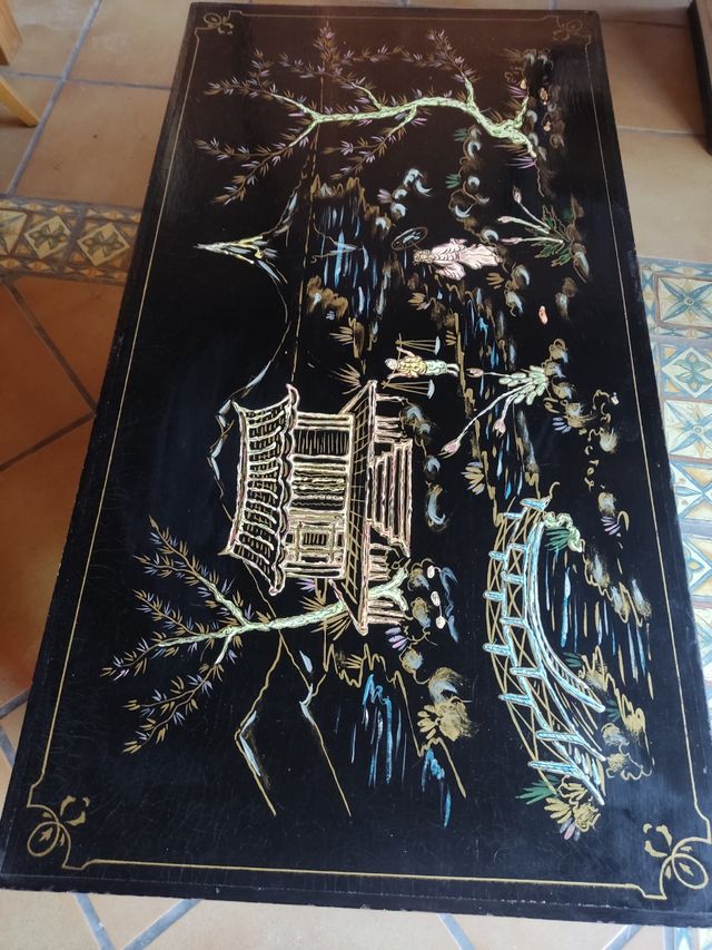 Mesa decorativa pintada a mano 