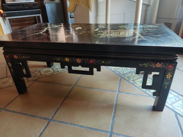 Mesa decorativa pintada a mano 