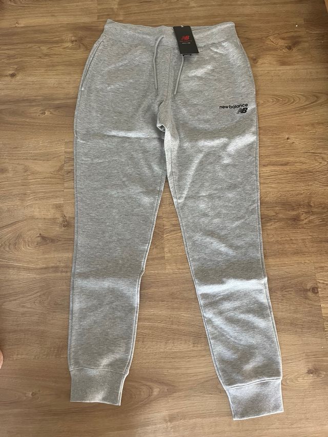 Pantalon largo gris New Balance Talla L